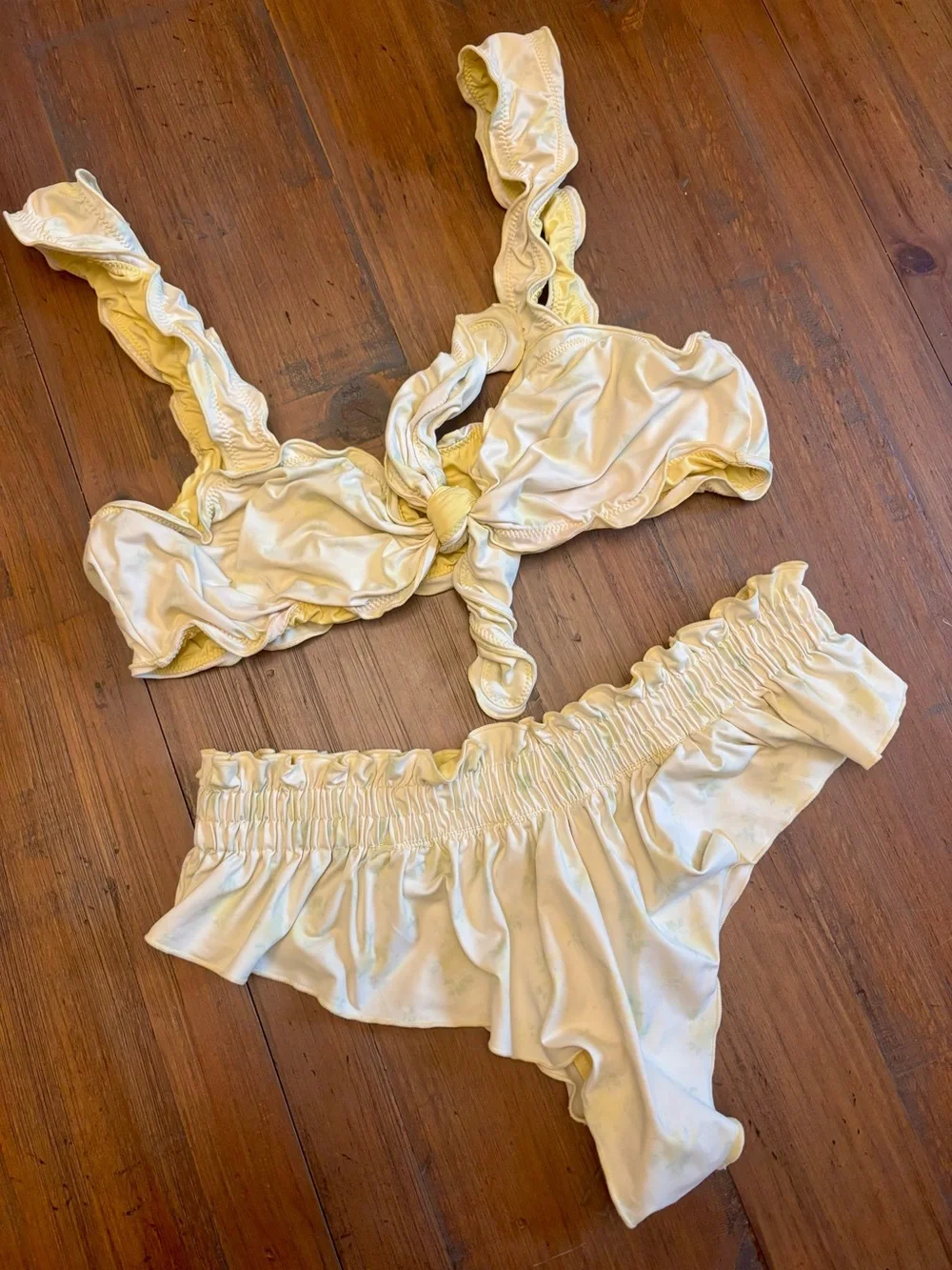 Frankie’s bikinis x Gigi HADID ruffle bikini set